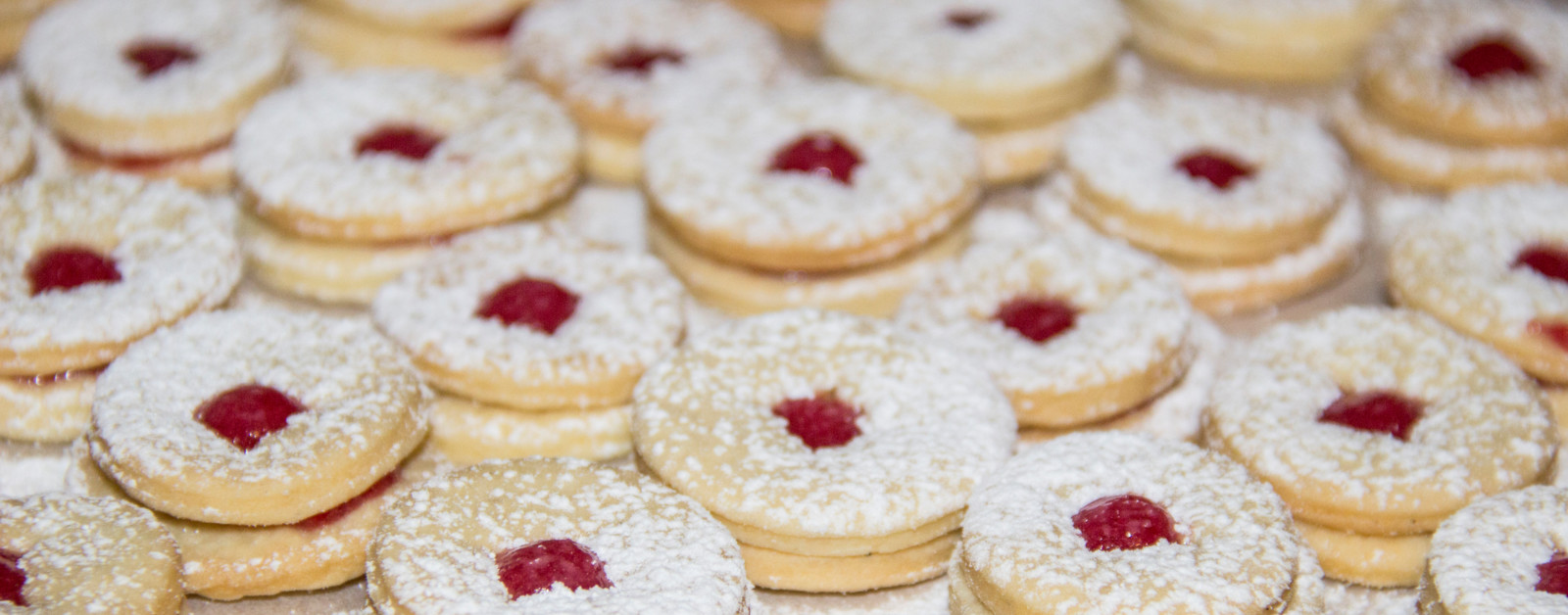 Recipe For Linzer Eye Biscuits How To Make Them